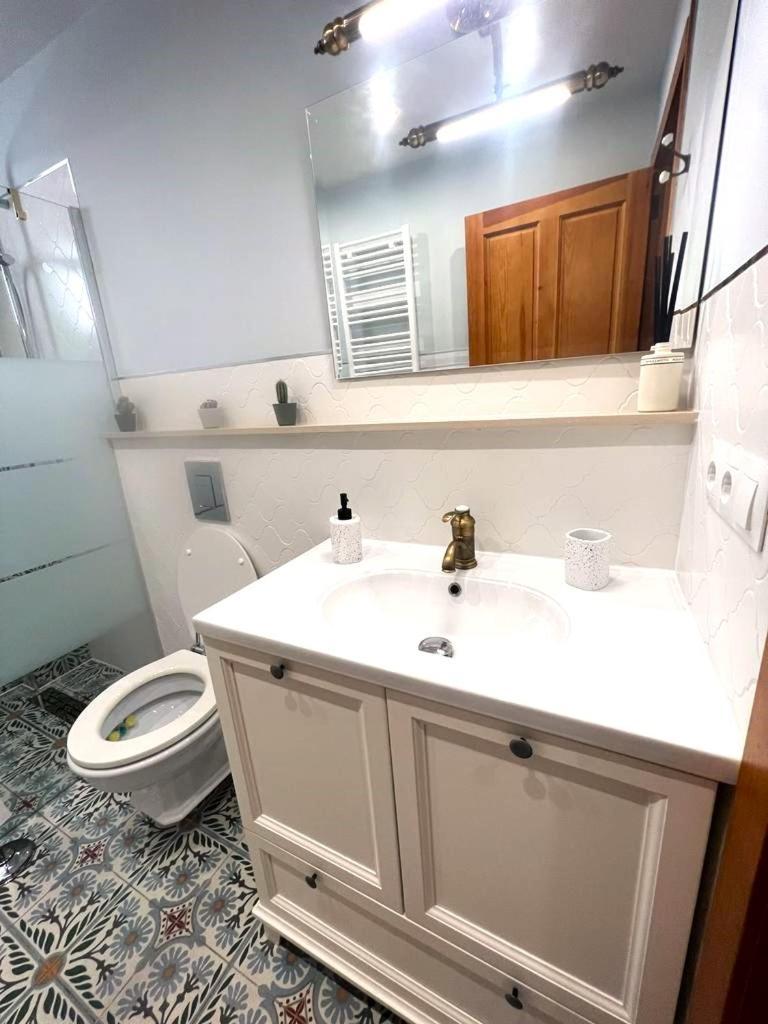 Esmeralda Apartment With Free Private Underground Parking Valenza Esterno foto